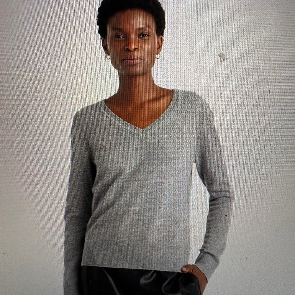 NWT QUINCE Classic CASHMERE V-Neck Sweater